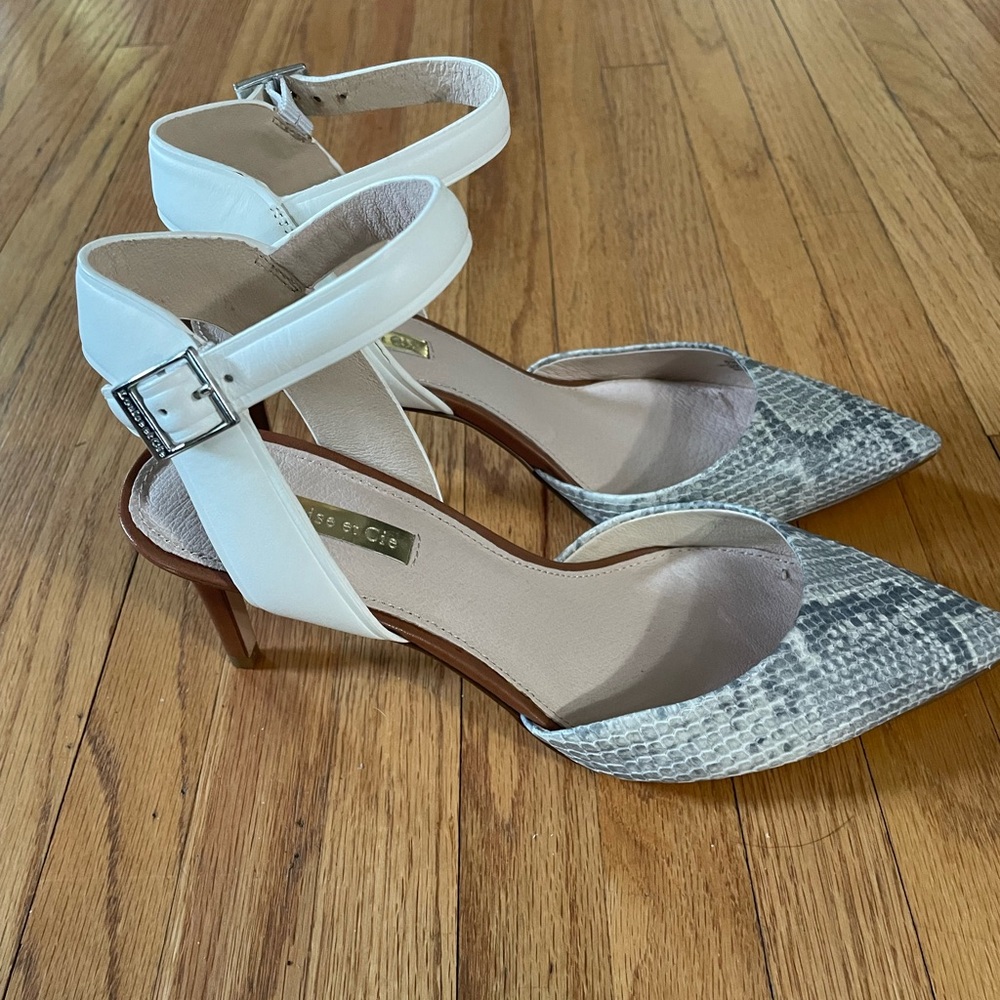 Like new 2.5” heels